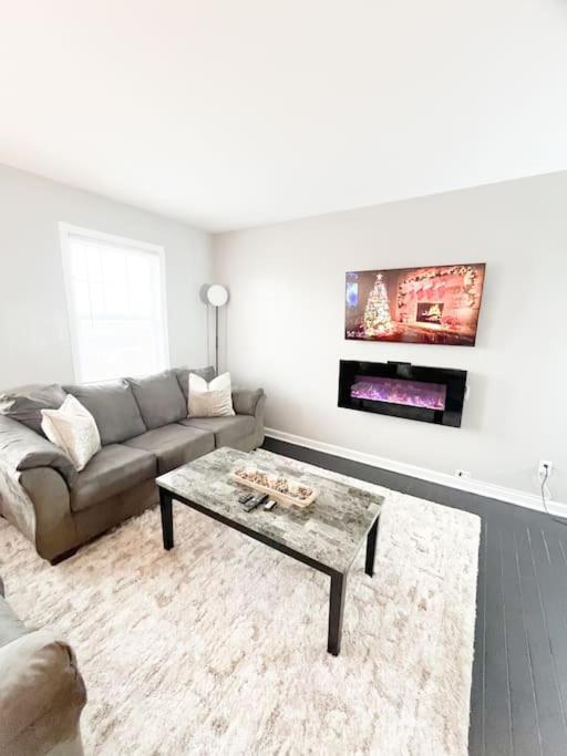 The Gateway: Entire Apartment 7 Mins From Airport Κλίβελαντ Εξωτερικό φωτογραφία